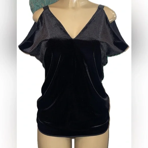 Wolford Elegant Black Velvet Cold-Shoulder Top S NWT Flawed - Picture 1 of 8